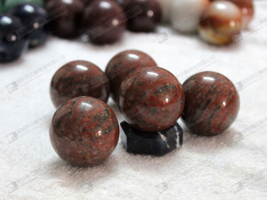 Chinese red Jasper stone balls 中國紅石圓球