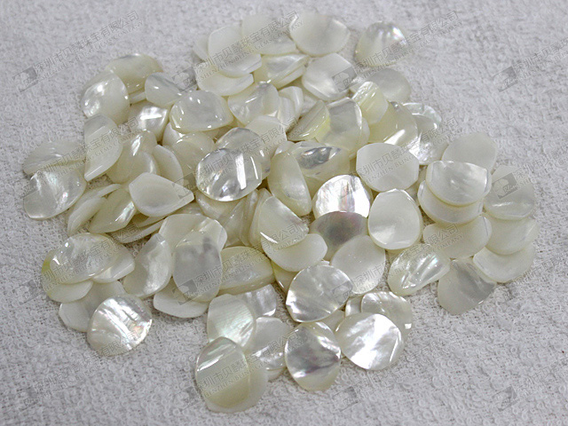 Mother of pearl petals for jewelry making 15x20mm 白貝