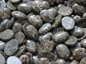 Wholesale natural gemstone, serpentine loose stone 18x25mm 蛇紋石