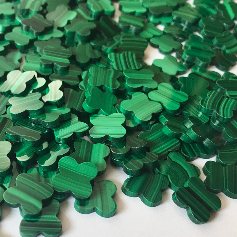 Natural malachite clovers