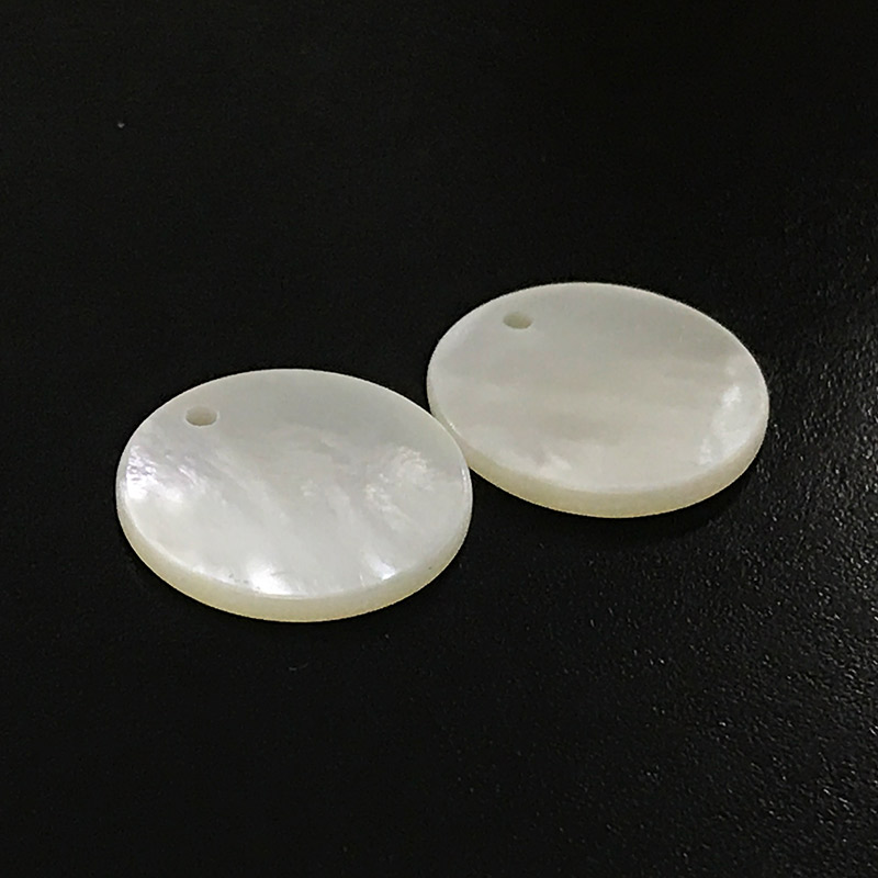 White mother of pearl flat round discs